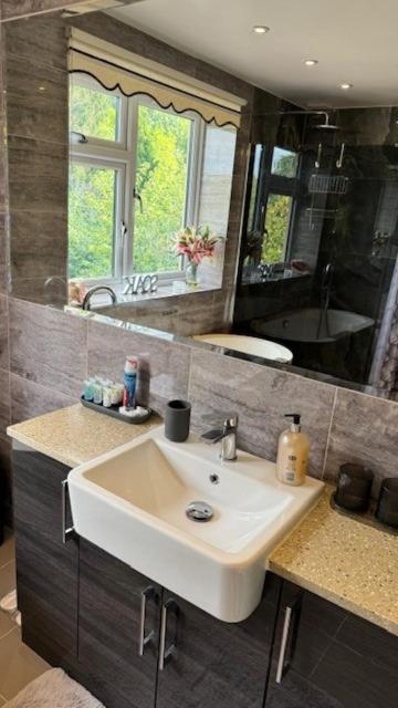 Stunning Double Bedroom Greenwich London With Private Bathroom Экстерьер фото